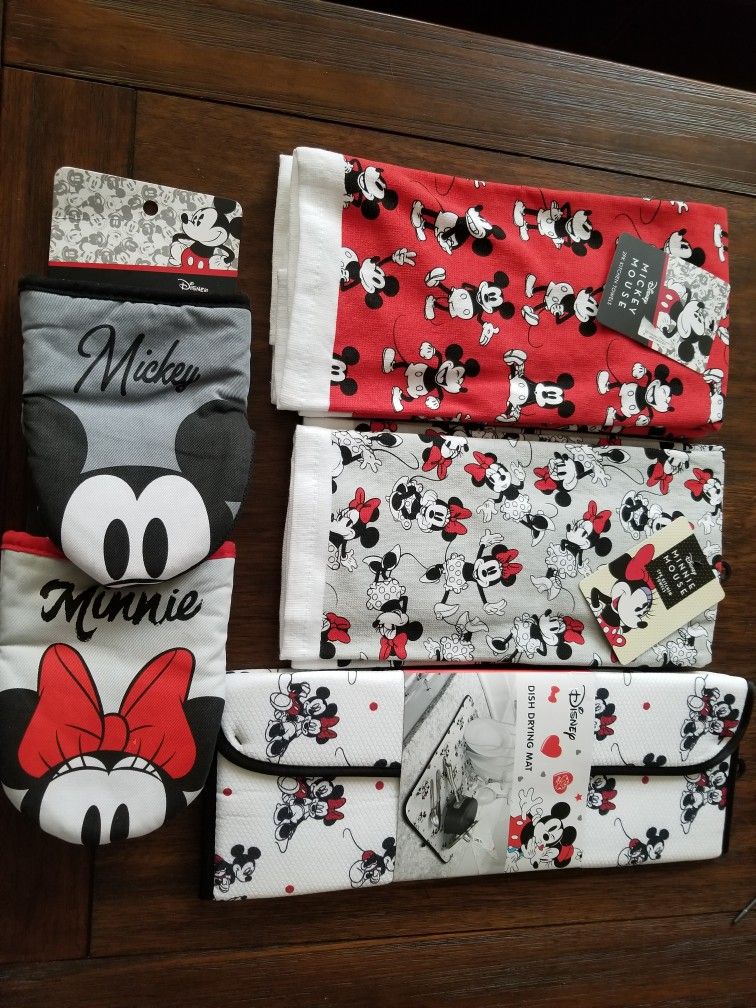 New Disney Mickey And Minnie Mouse Valentine's Day Gift Set