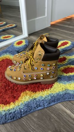 Timberlands custom with gems size 6.5 Big kids