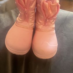 Pink Snow Boots Size 10 In kids 
