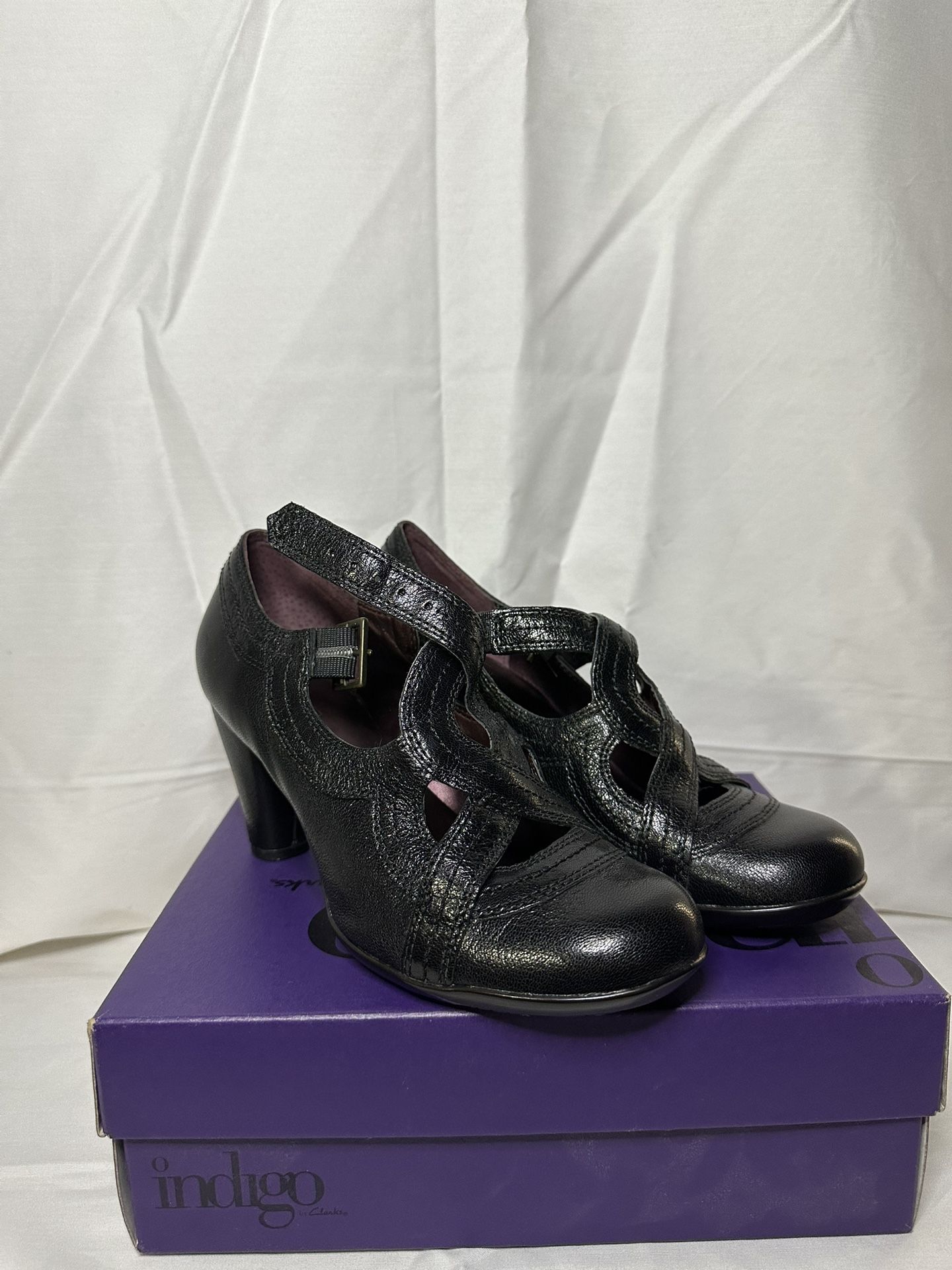 Clarks Black Leather Shoes with Indigo Lining – New Size 7.5