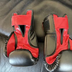 Men’s 12 oz boxing gloves