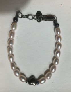 Baby’s First Set Of Pearls Heart Bracelet 