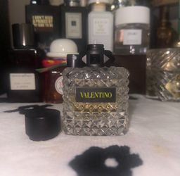 Valentino Donna Born in Roma Yellow Dream 1.7fl oz gently used
