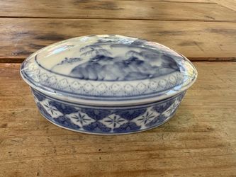 Vintage Chinoiserie Blue and White Porcelain Oval Trinket Box