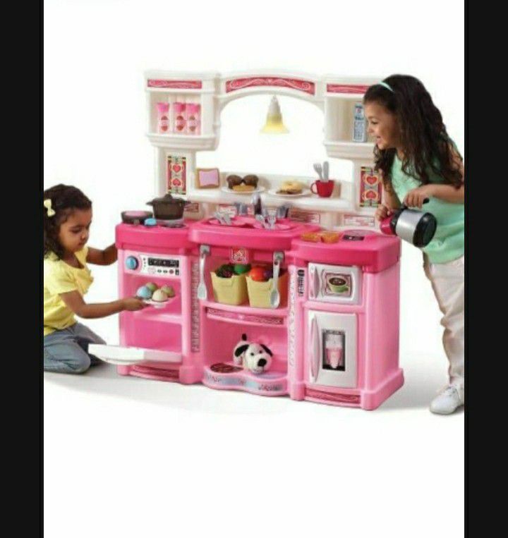 Girl's Play Kitchen