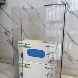 Organizers with aerosol spray