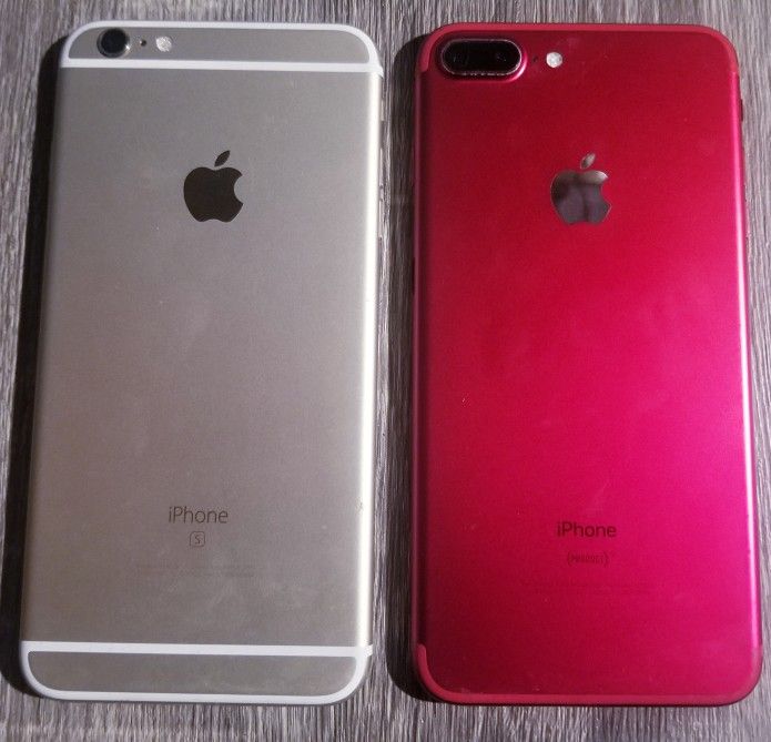 2 Iphone Red And Rose Gold