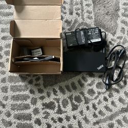 Universal USB -C Dock