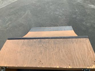 Skate ramp. 2 foot quarter pipe