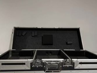 Roadrunner Professional DJ Coffin Case (3 Sections, Wheels)
