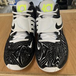 KD Basketball Shoes Size 7.5