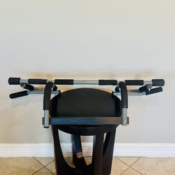 Pull Up Bar Equipped For Any Door jam