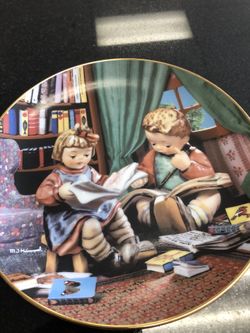 M.J Hummel budding scholars plate