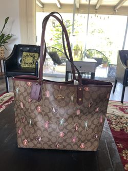 New in bag reversible coach bag for Sale in San Diego, CA - OfferUp
