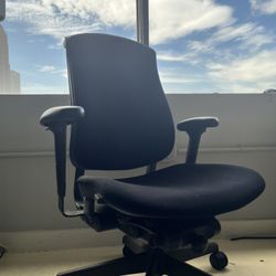 Herman miller Celle Chair Ergonomic Office Chair Black Like New  