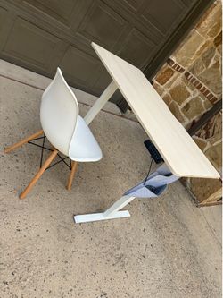 Stand up desk and chair