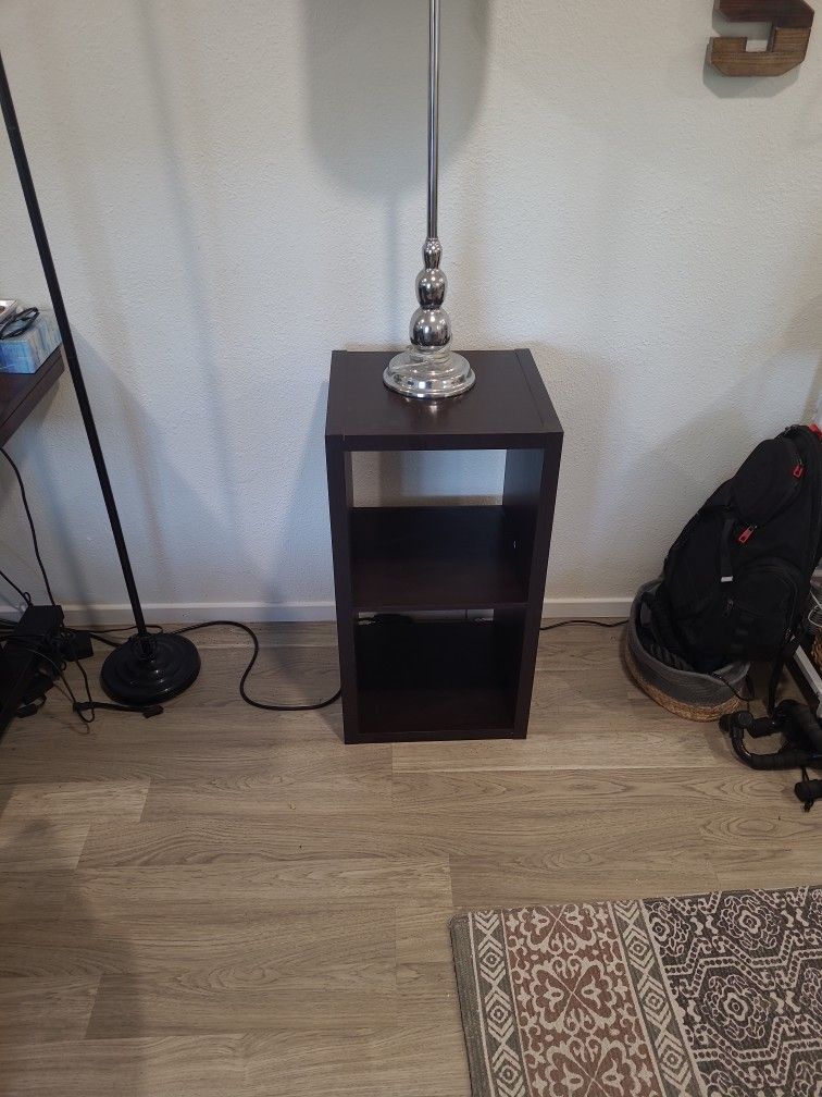 End Table With Lamp