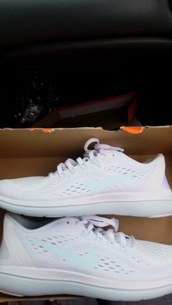 BN womens nikes s8 1/2