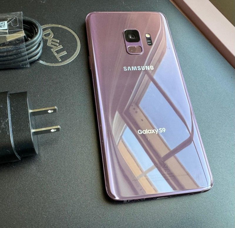 Samsung Galaxy S9 , Unlocked for all Company Carrier , Excellent Condition Like New