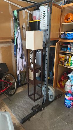Shelve standing light