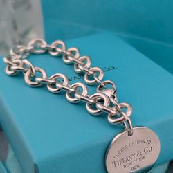 🤍💎 Authentic Tiffany & Co. Round Tag Bracelet 💎🤍
Sterling Silver 