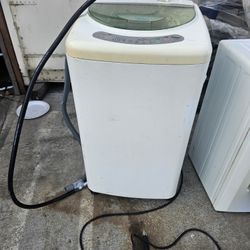 Washer and dryer, good conditions.