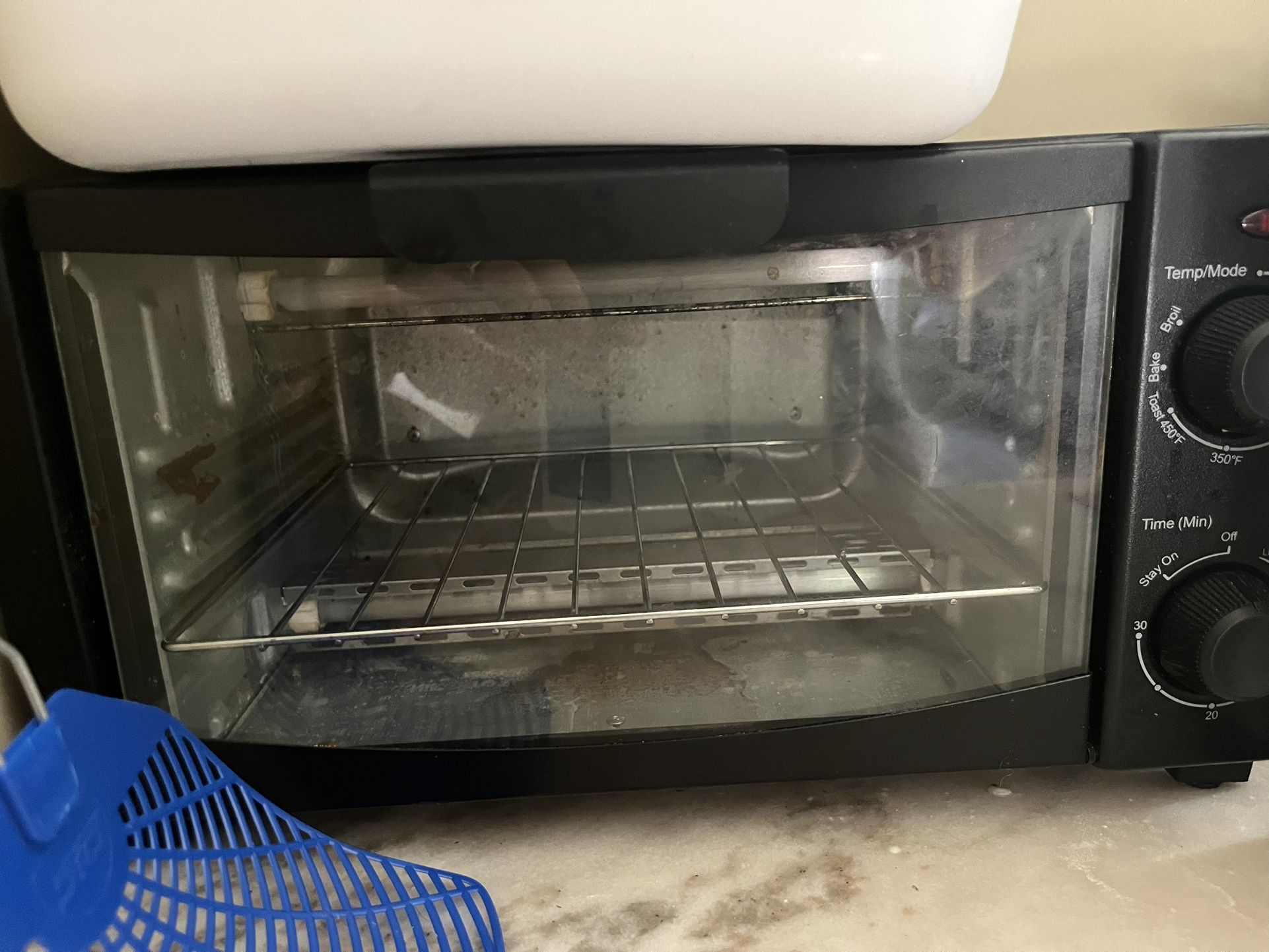 Mainstays 4 Slice Black Toaster Oven with Dishwasher-Safe Rack