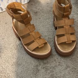 Size 8 Cute Timberland, Chunky Sandal