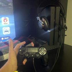 PS4 & accessories