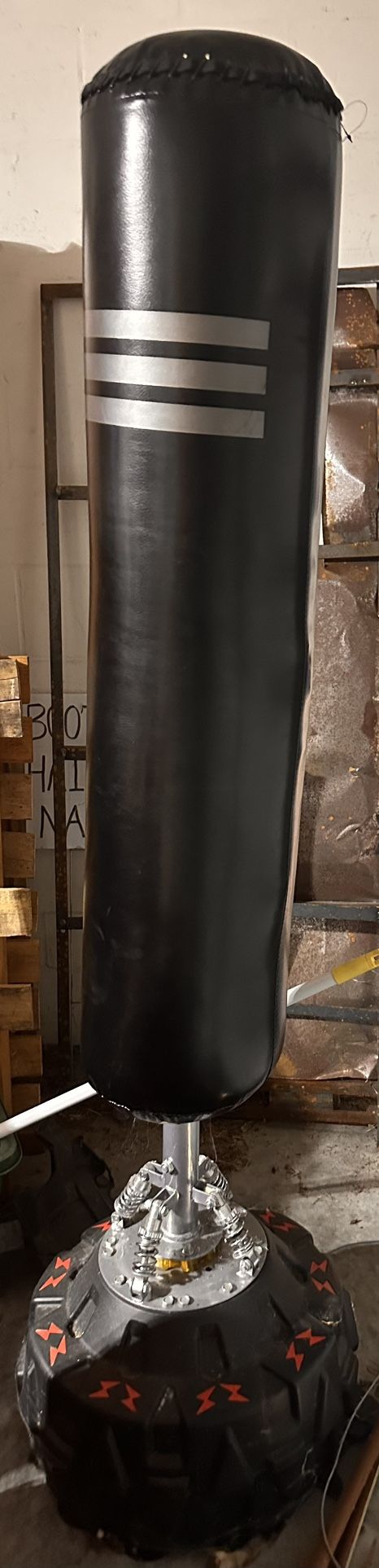 DripeX Freestanding Punching Bag W/gloves And Shorts
