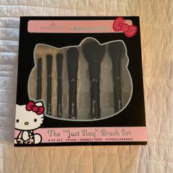 Hello Kitty Brush Set