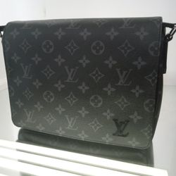 Louis Vuitton Monogram Messenger Cross Body Purse (Black)