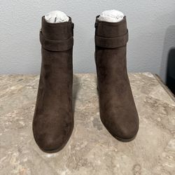 Women’s bootie Size 9