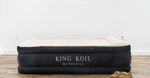 King Koil King Size Air Mattress – Built-In Pump – Like New