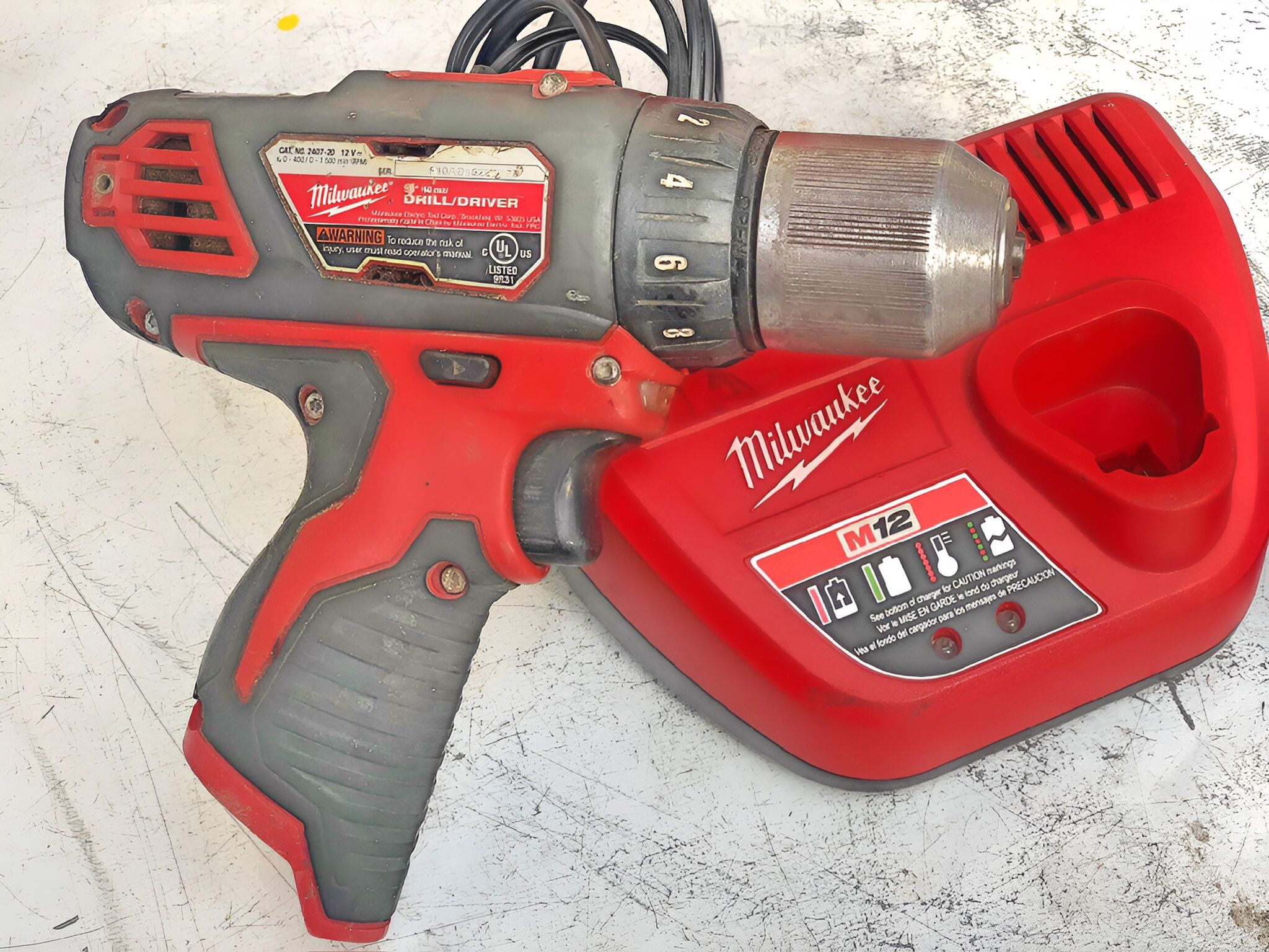 Milwaukee M12 Drill/Driver Kit (2407-20): Charger & 21-pc Bosch Bit Set!