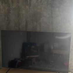 Samsung 60" 4K TV (Broken Screen - For Parts Only)