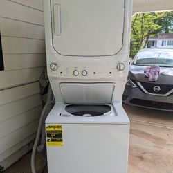 Stackable GE Washer/Dryer (Full Electric,WHT)