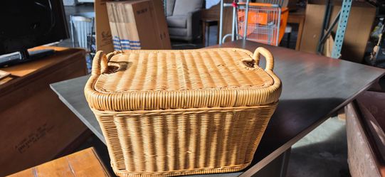 Large Wicker Basket with Lid and Handles