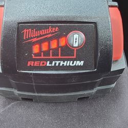 Batería Milwaukee M18 REDLITHIUM XC 5.0Ah Nueva (Caja Abierta)