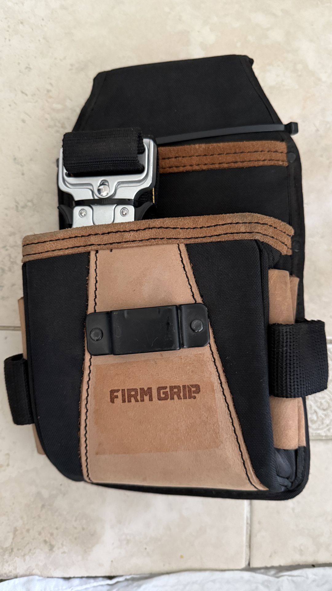 FIRM GRIP Build-A-Rig Everyday Belt Kit (Includes Utility Pouch and Hammer Sleeve) New Retail: $70+Tax!!! Limited lifetime warranty Work lighter and m