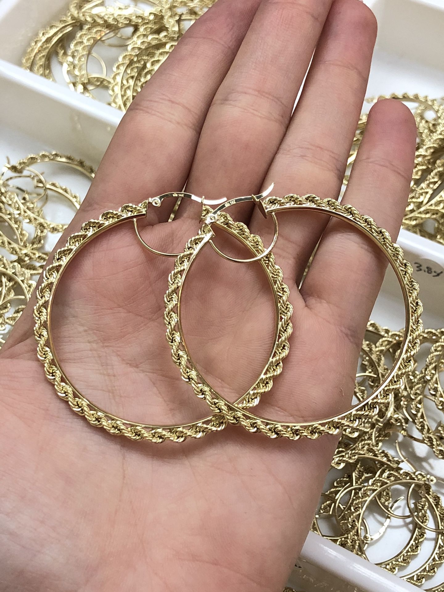 📣NEW NEW NEW📣, Beautiful assorted Sizes hollow rope diamond cut hoop earrings 14K REAL yellow GOLD. Description⤵️