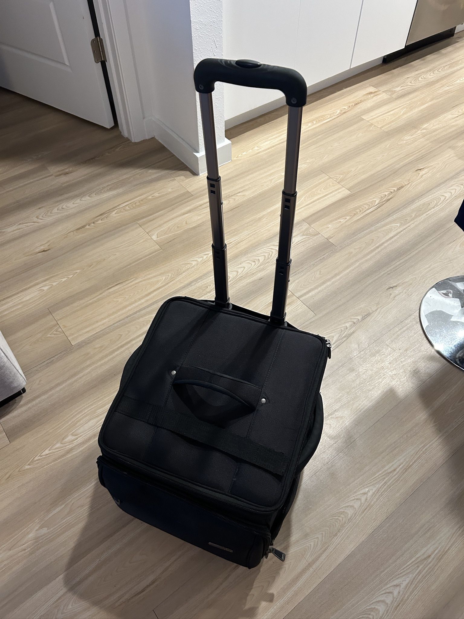 Mobil IT Luggage On Wheels