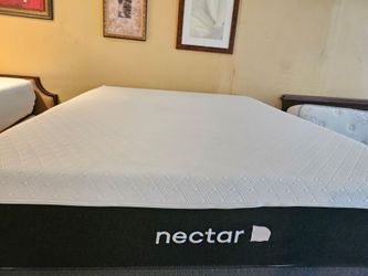 Nectar Queen
Mattress Gel Memory Foam
Used, good
conditions.
140 dlls free delivery
mattress only