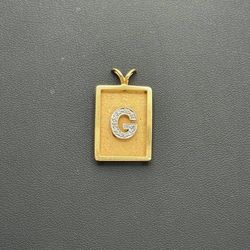 This gorgeous bracelet made of 14k solid yellow gold and dark pearls. Total weight: 8.2 grams. Very beautiful and absolutely gorgeous. The unique desi