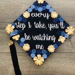 Grad cap decor