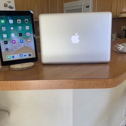 Apple Combo , Ipad Air , MacBook Pro 