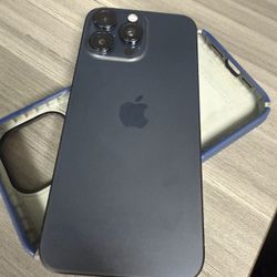 iPhone 15 Pro Max 