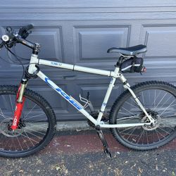 KHS Team ST Mountain Bike – Ready to Ride