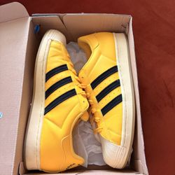 Men’s Adidas … Size 12 ! Excellent Condition… 9.5/10 ! Worn Once … Askin Only $60 Obo 