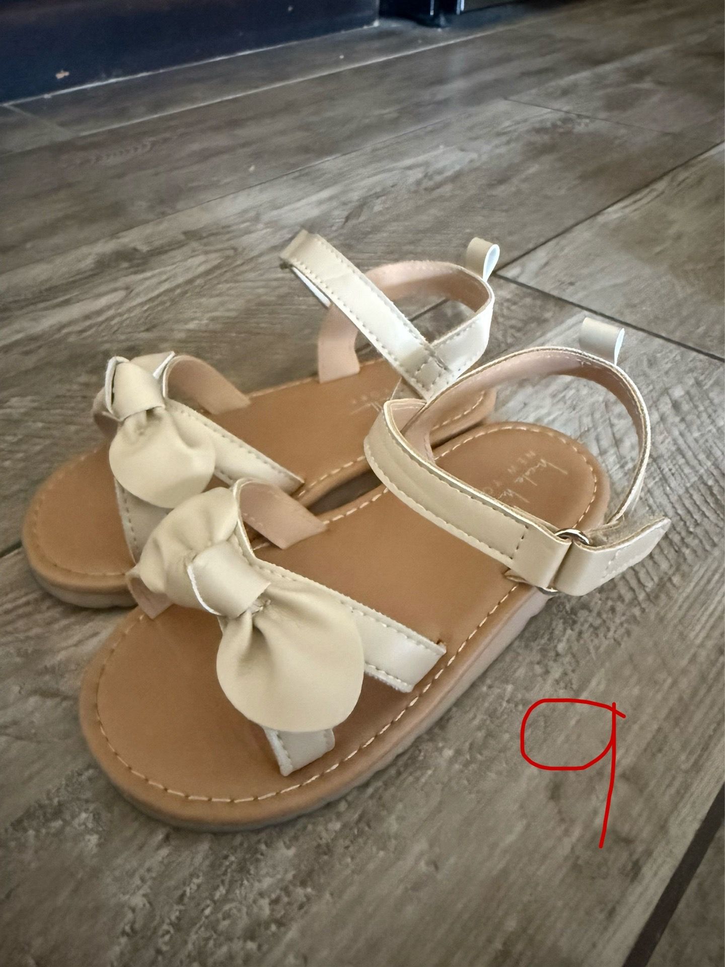 Girls shoes